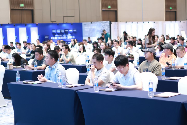 一場發(fā)布會，一場千人狂歡嘉年華 | 2025萬磊廣佛千人行完滿成功